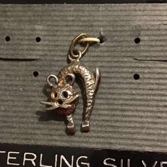 Sterling Silver cat charm.Vintage Chante. - Picture 2 of 4